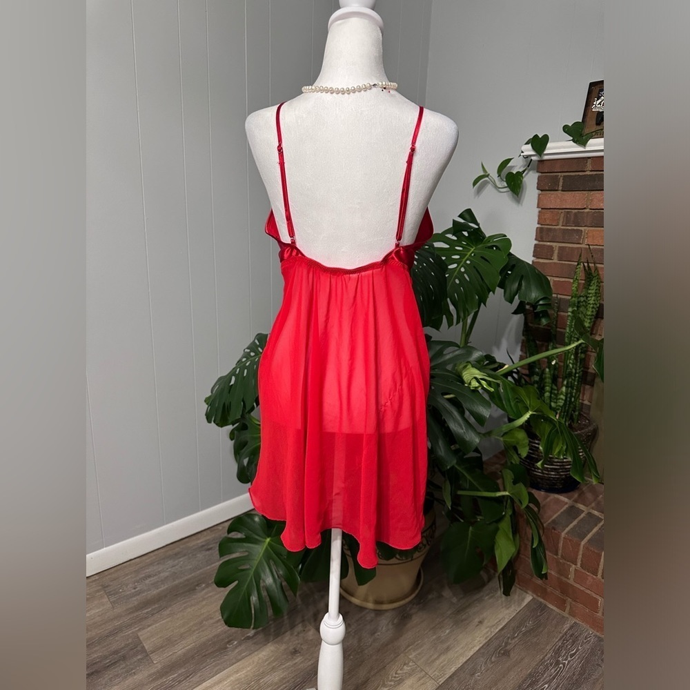 ❤️Red with black lace trimmed and black floral embroidered cover with ties front - Picture 6 of 9